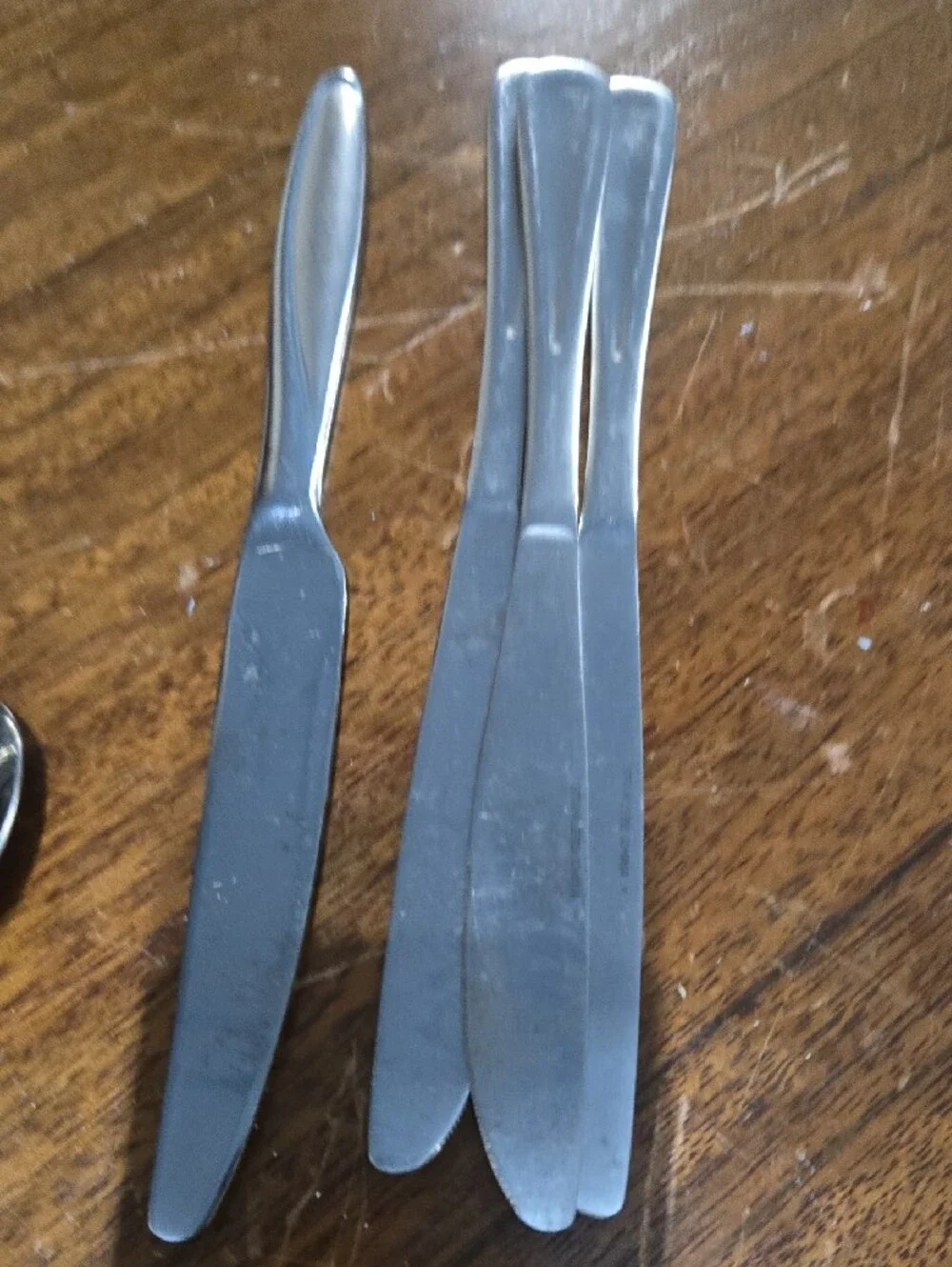 32Pcs.Mismatched Stainless Steel Flatware Set - Silver Service for Home Dining